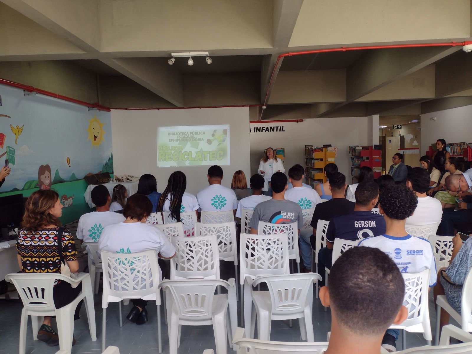 Fundação Renascer promove entrega de certificados do Projeto Reciclatec 2024.1